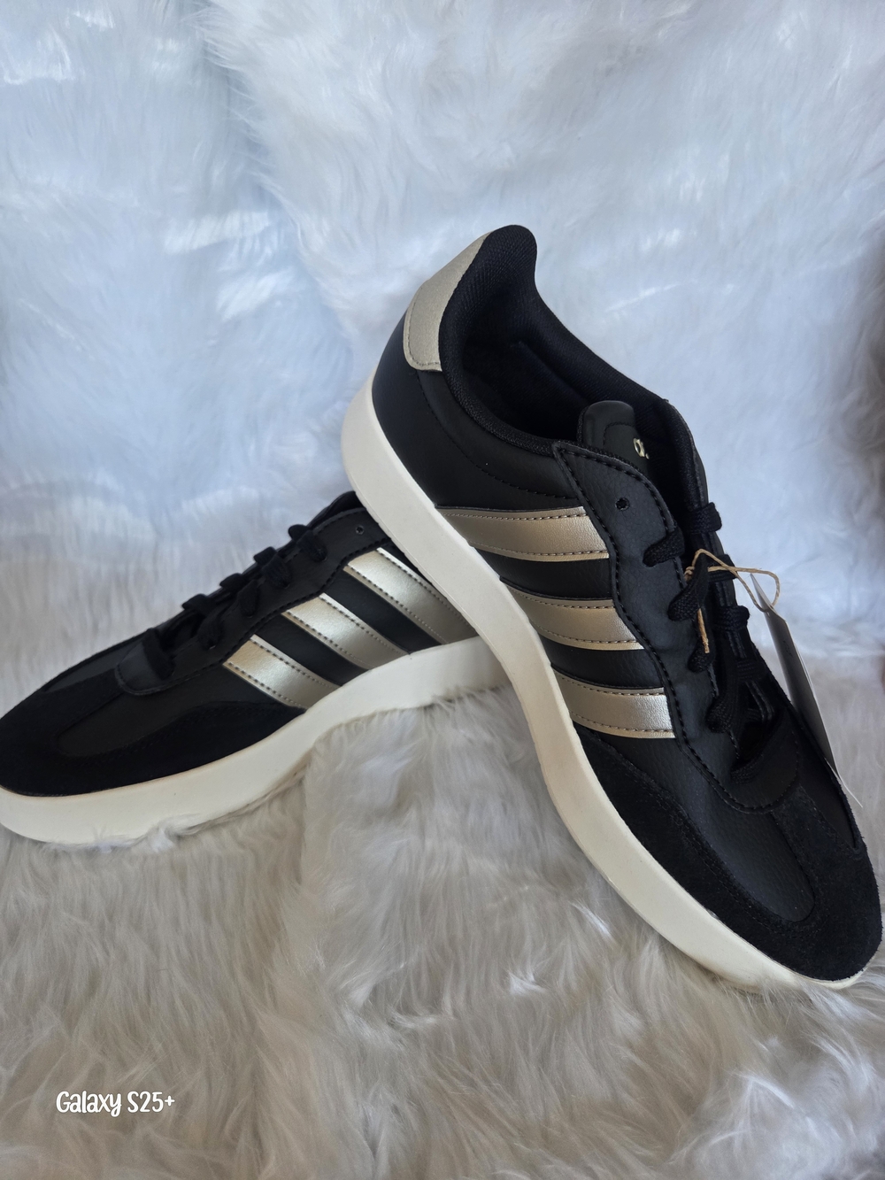 adidas Men's Black and Cream Retro-Inspired Sneakers Size 9